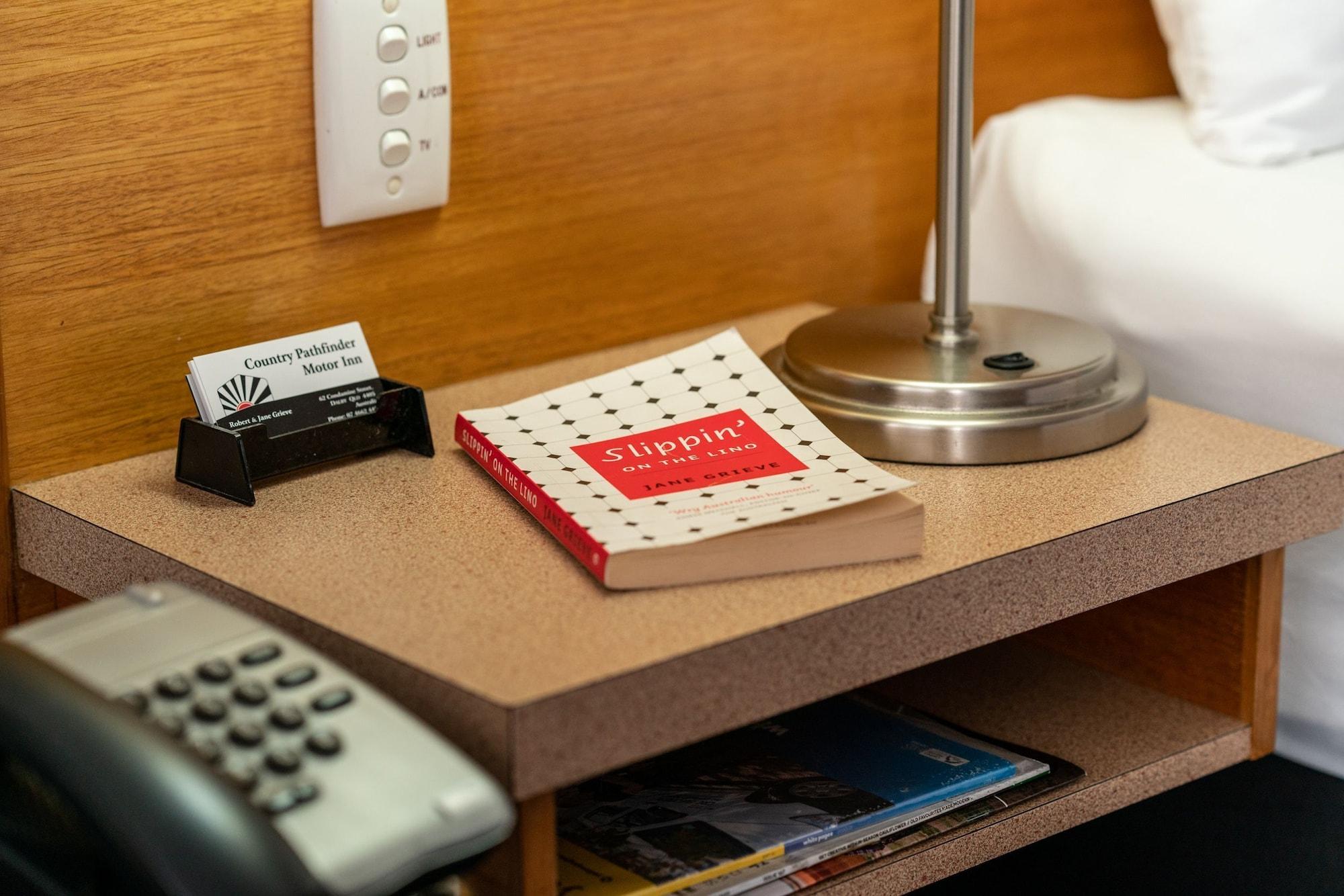 Country Pathfinder Motor Inn Дэлби Экстерьер фото