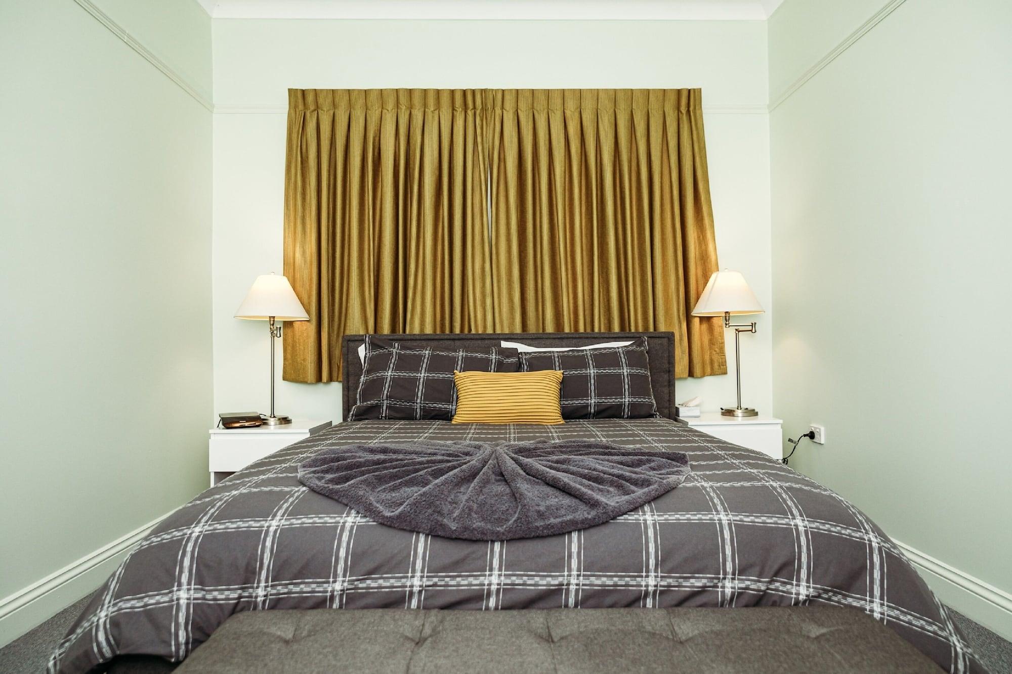 Country Pathfinder Motor Inn Дэлби Экстерьер фото