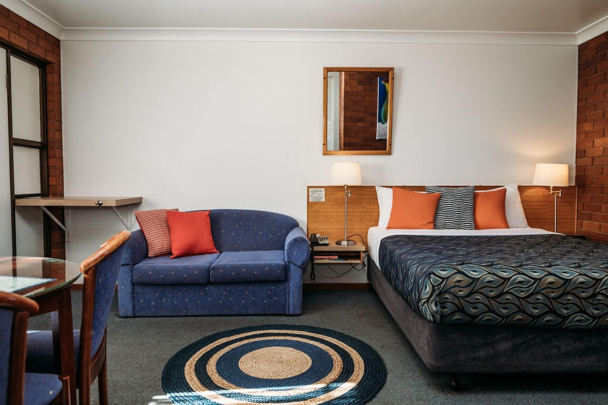 Country Pathfinder Motor Inn Дэлби Экстерьер фото