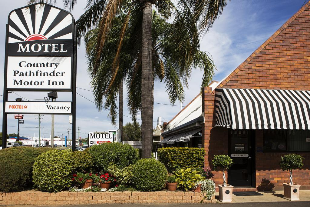 Country Pathfinder Motor Inn Дэлби Экстерьер фото