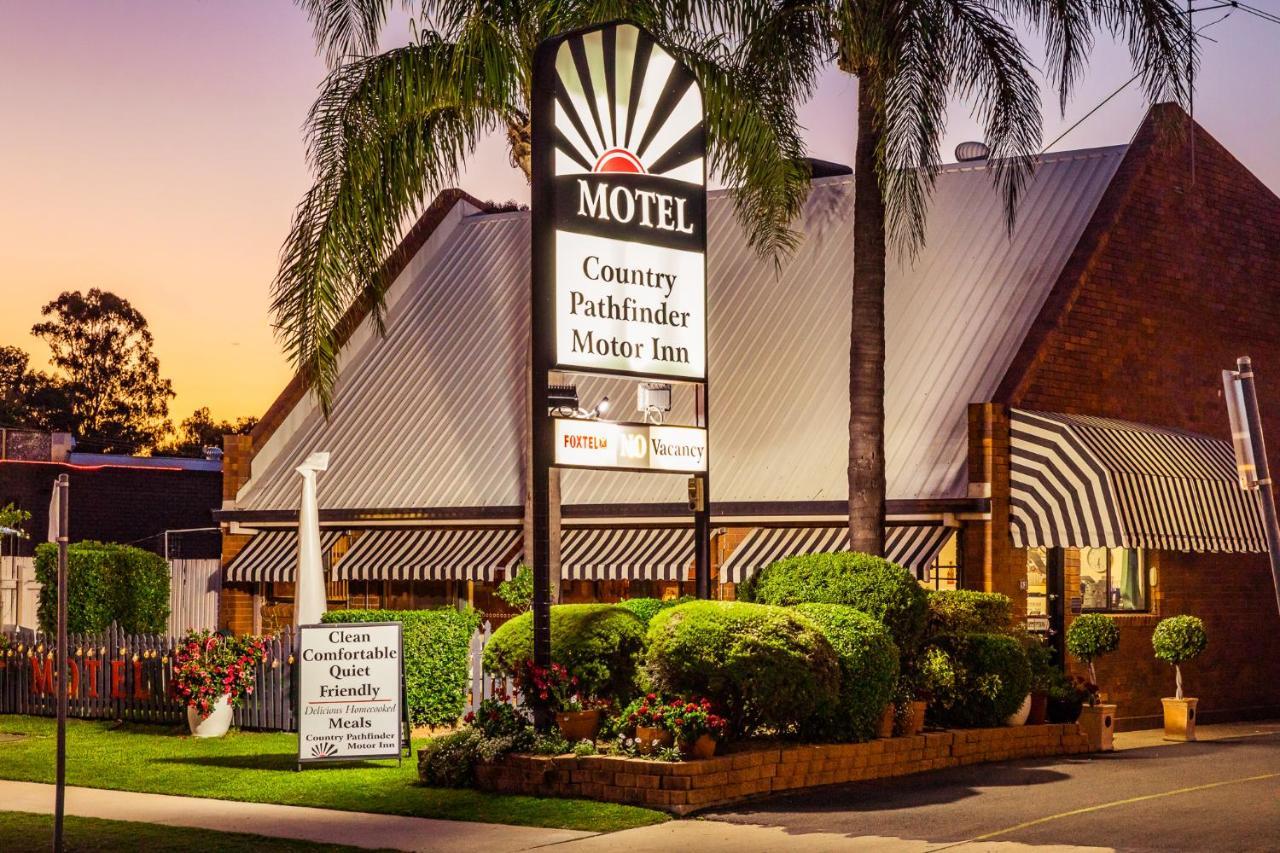 Country Pathfinder Motor Inn Дэлби Экстерьер фото
