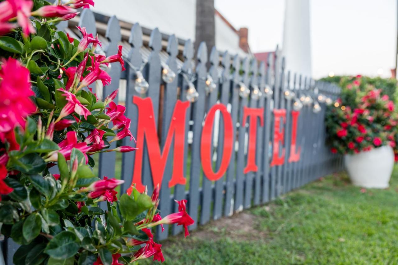 Country Pathfinder Motor Inn Дэлби Экстерьер фото